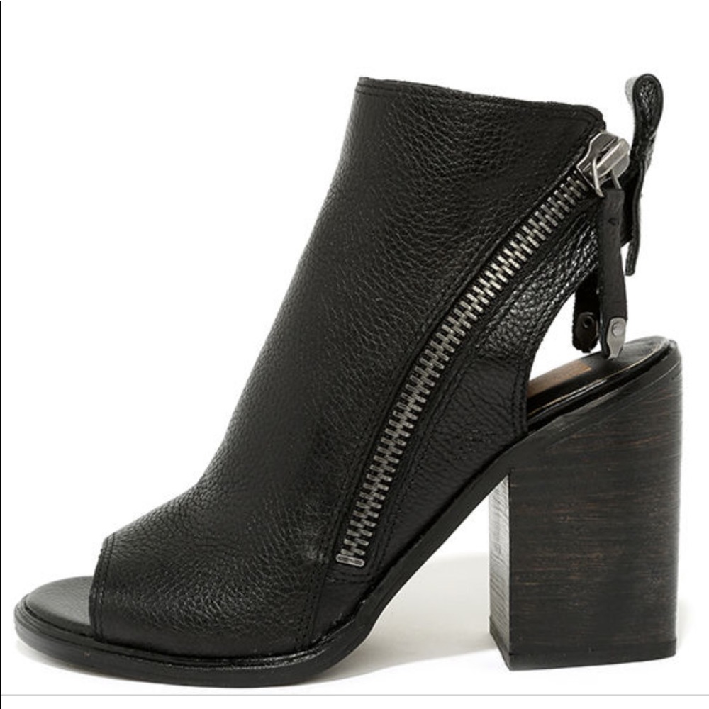 Dolce Vita Port Black Leather Peep Toe